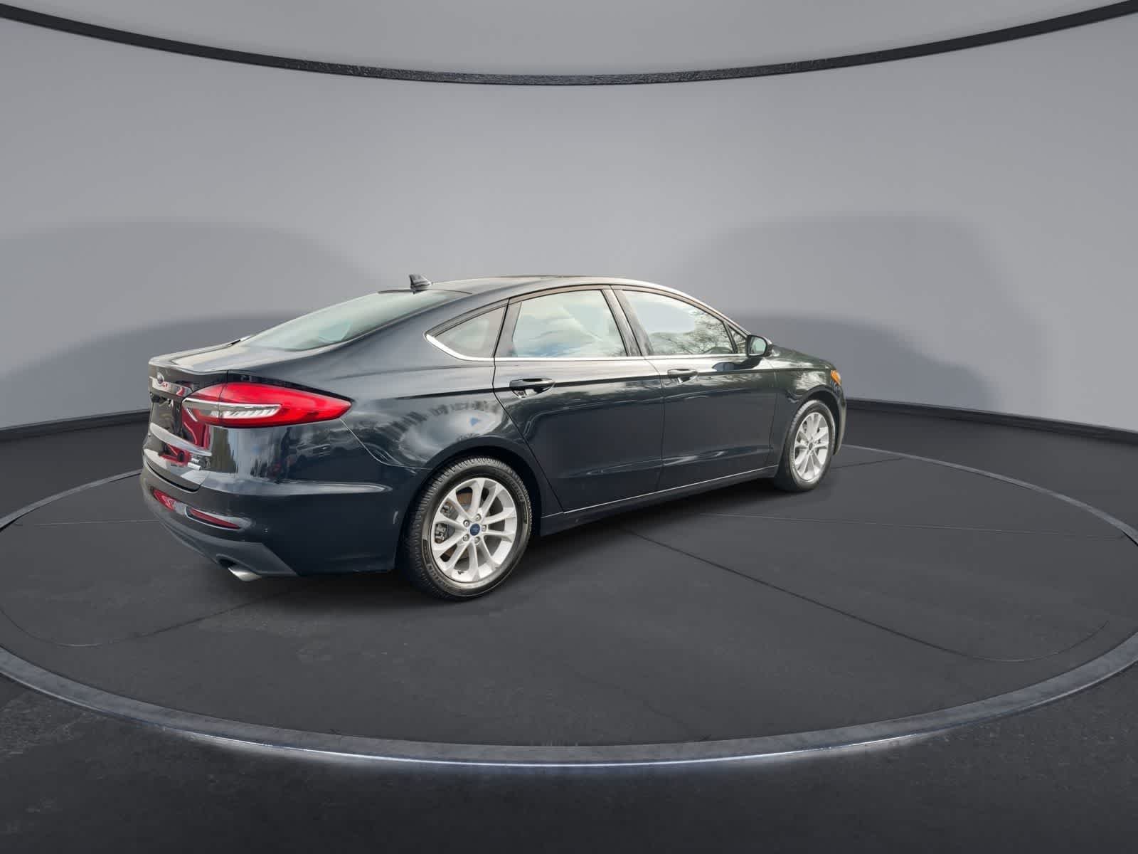 Used 2020 Alto Blue Metallic Tinted Clearcoat Ford SE image 8
