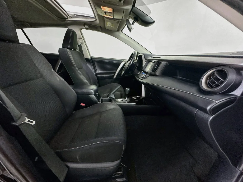 Used 2018 Black Sand Pearl Toyota XLE image 35
