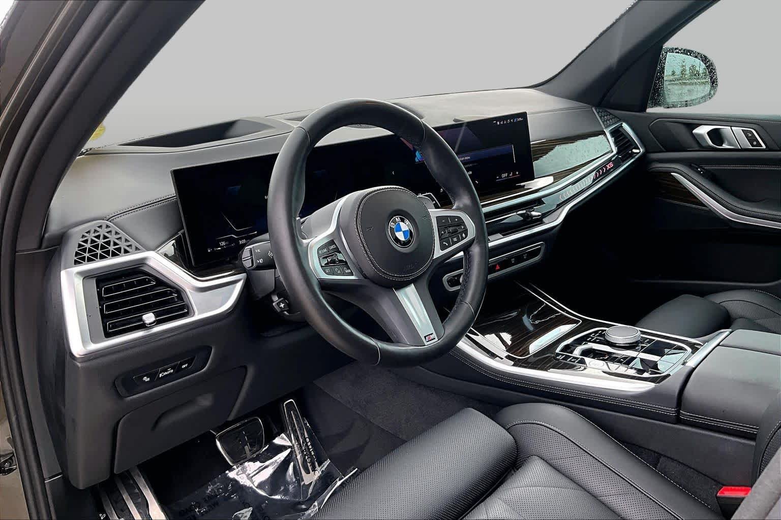 Used 2024 Manhattan Green Metallic BMW sDrive40i image 16
