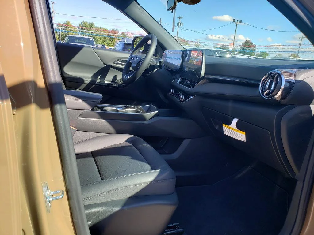 New 2027 Brown Chevrolet LT image 23