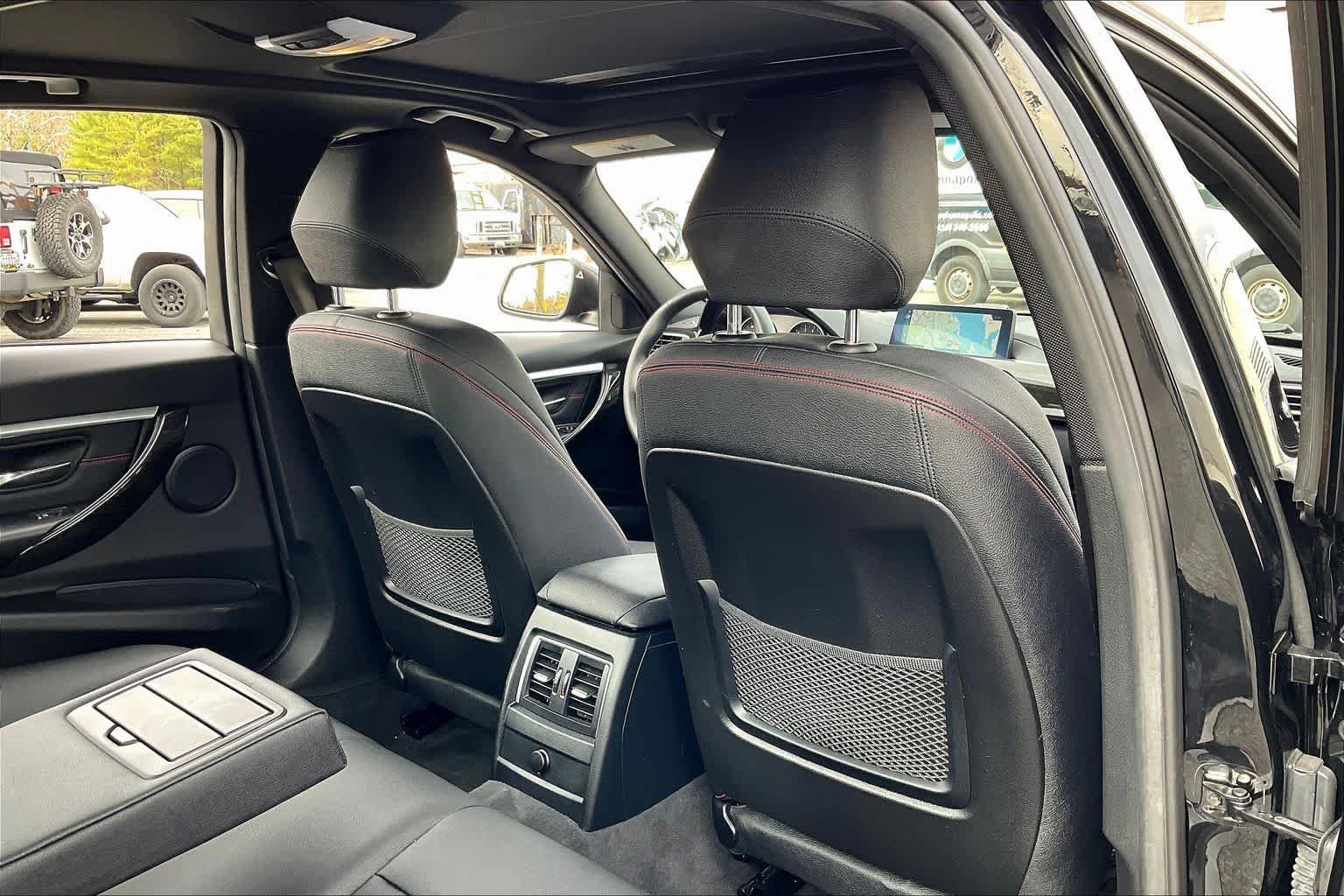 Used 2018 Jet Black BMW 330i xDrive image 20