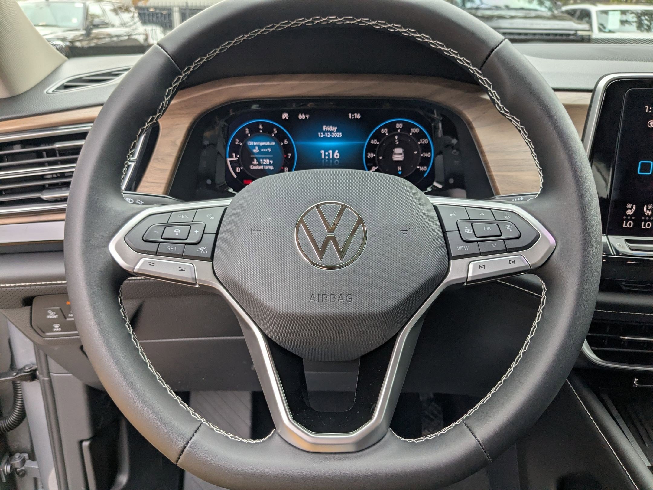 New 2026 Silver Mist Metallic Volkswagen 2.0T SE w/Technology image 9