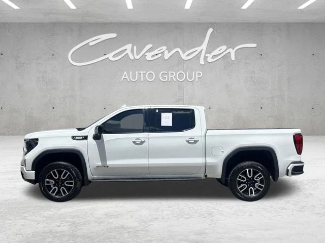 Used 2025 White GMC AT4 image 14