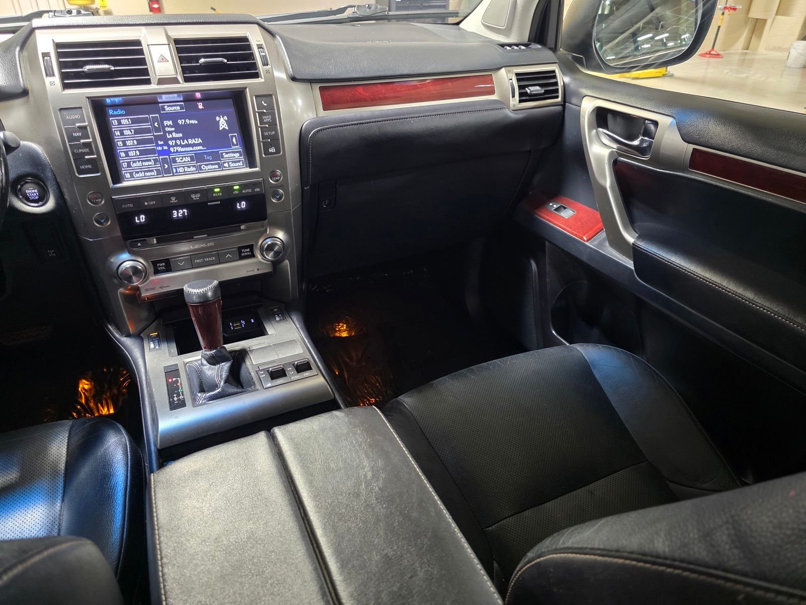 Used 2016 Gray Pearl Lexus 460 image 19