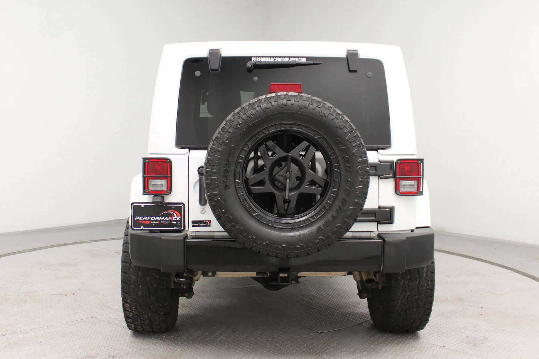Used 2015 Bright White Clearcoat Jeep 4WD 4dr Altitude image 31
