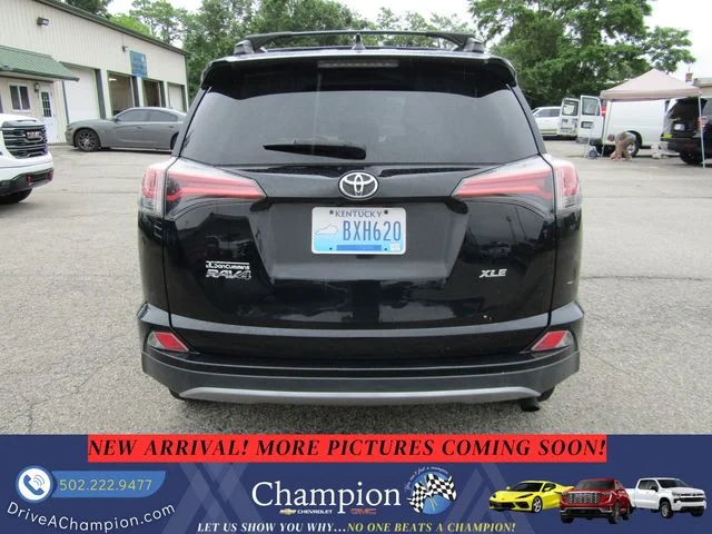Used 2018 Black Toyota XLE image 5