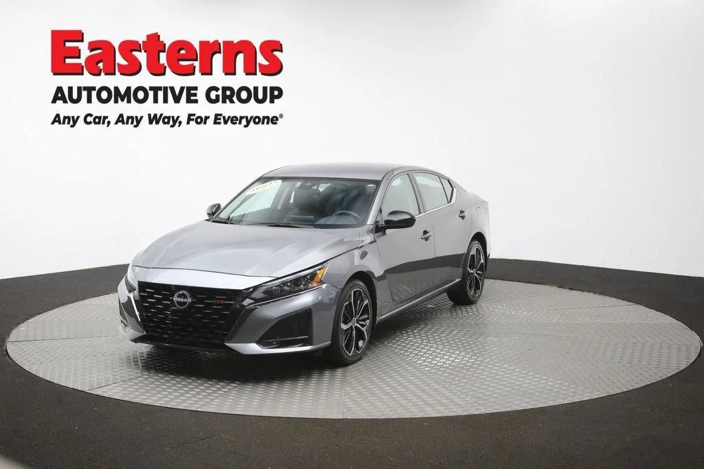 Used 2025 Gray Nissan 2.5 SR image 55
