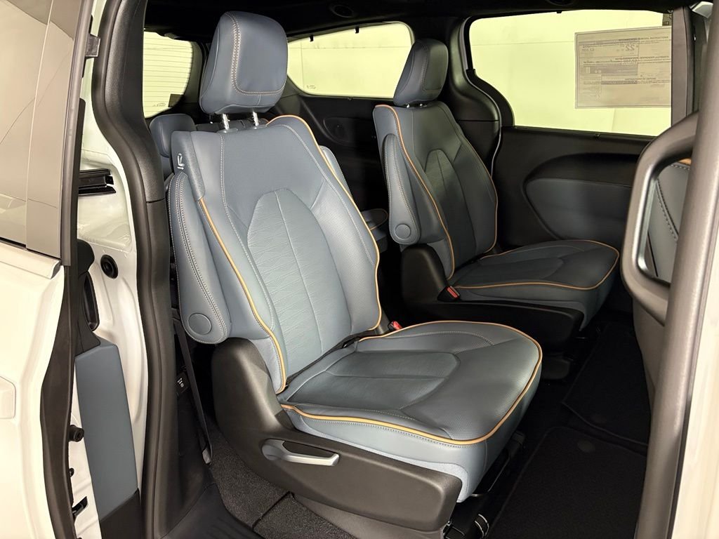 New 2027 Bright White Clear-Coat Exterior Paint Chrysler Pinnacle image 43