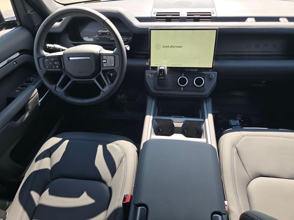 New 2026 Santorini Black Land Rover X-Dynamic SE image 15