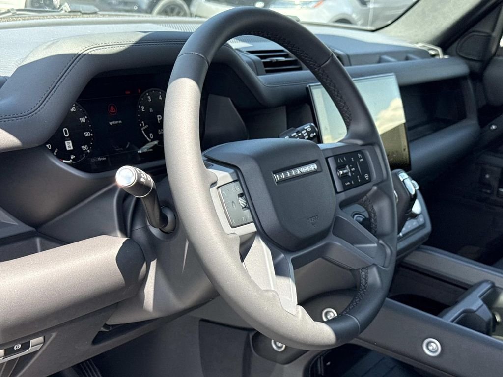 New 2026 Santorini Black Land Rover S image 12