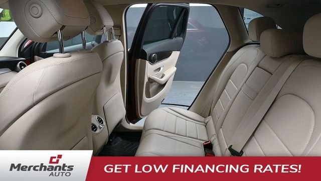 Used 2022 Red Mercedes-Benz GLC 300 image 22