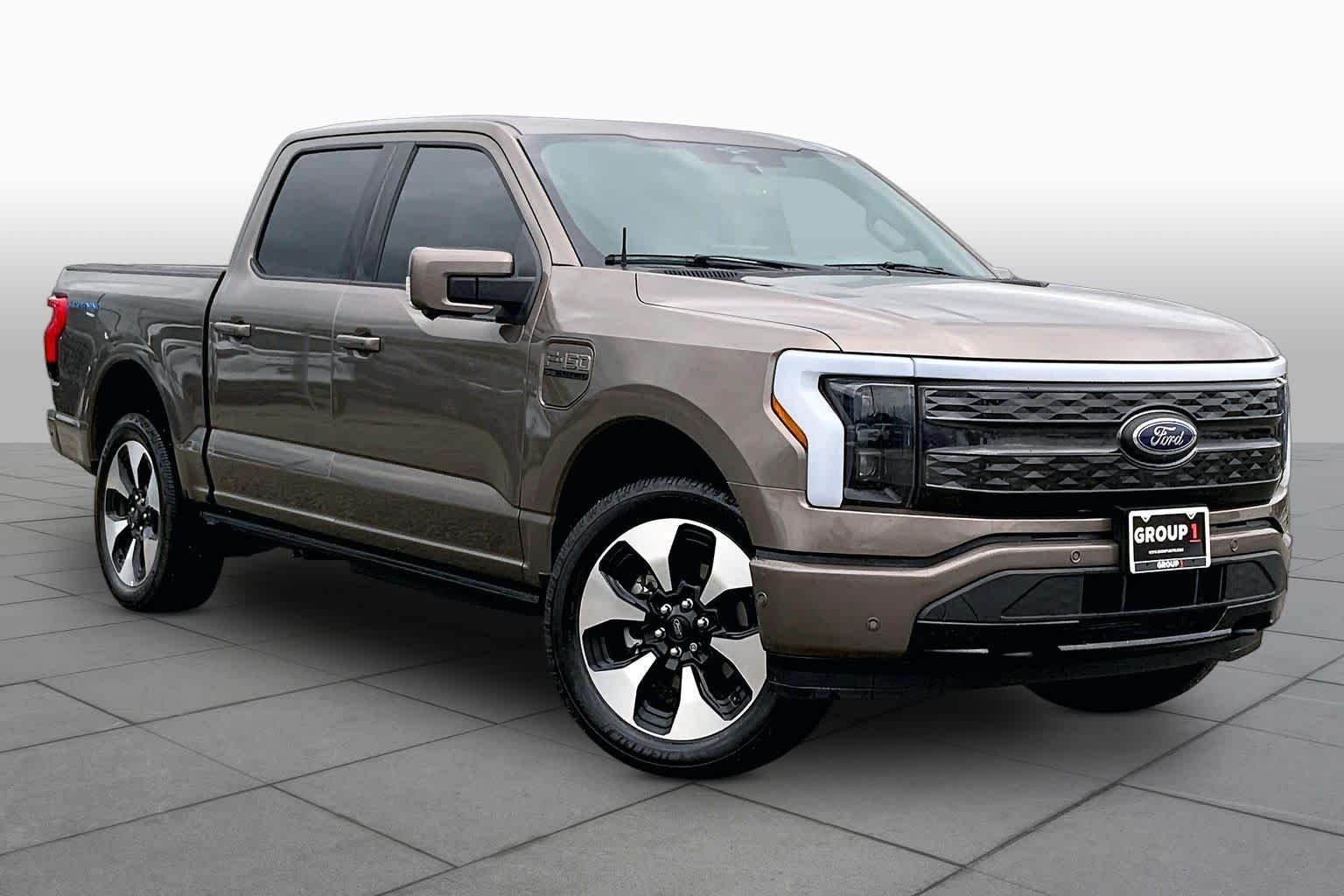 Used 2023 Stone Gray Ford Platinum image 3