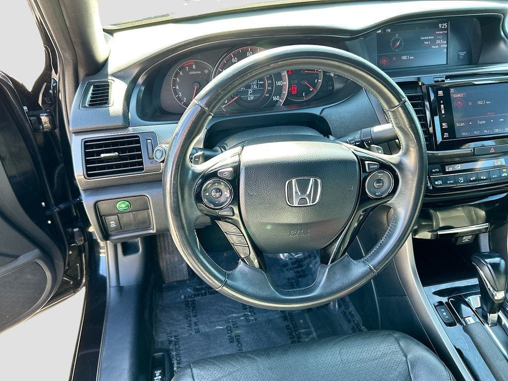 Used 2016 Crystal Black Pearl Honda EX-L image 11
