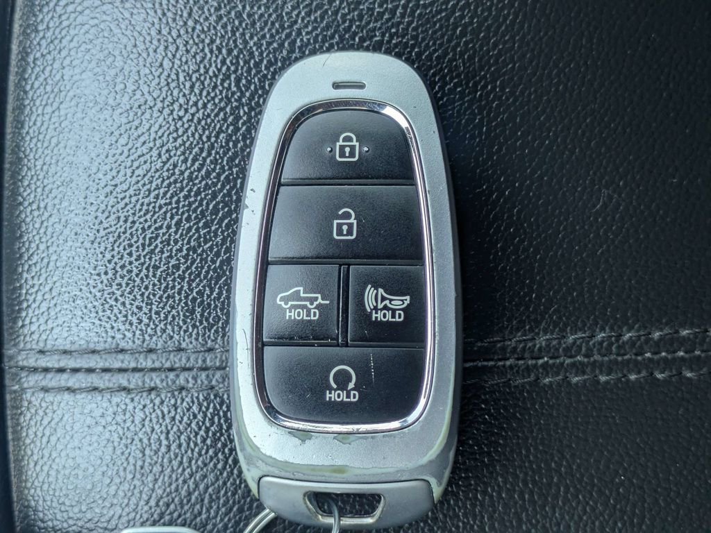 Used 2023 Beige Hyundai SEL image 33