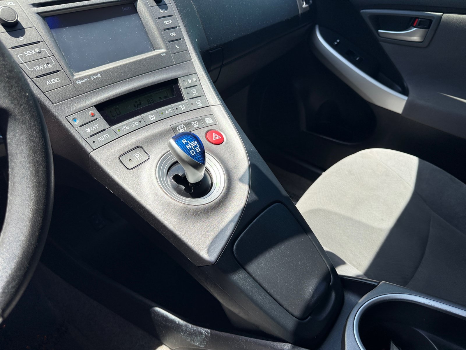 Used 2013 Blizzard Pearl Toyota Base image 13