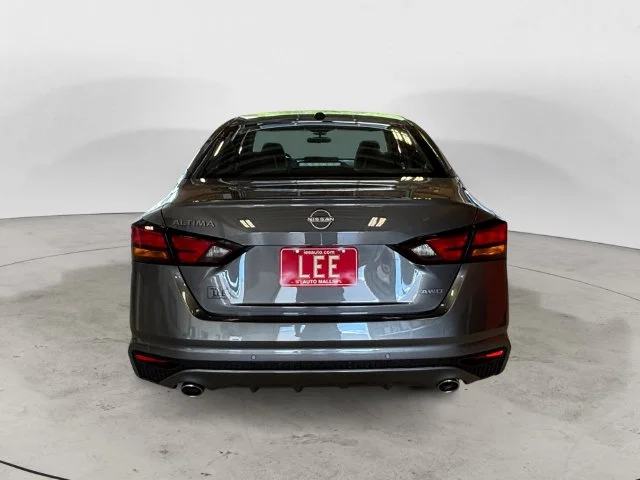 New 2026 Gray Nissan 2.5 SV image 4
