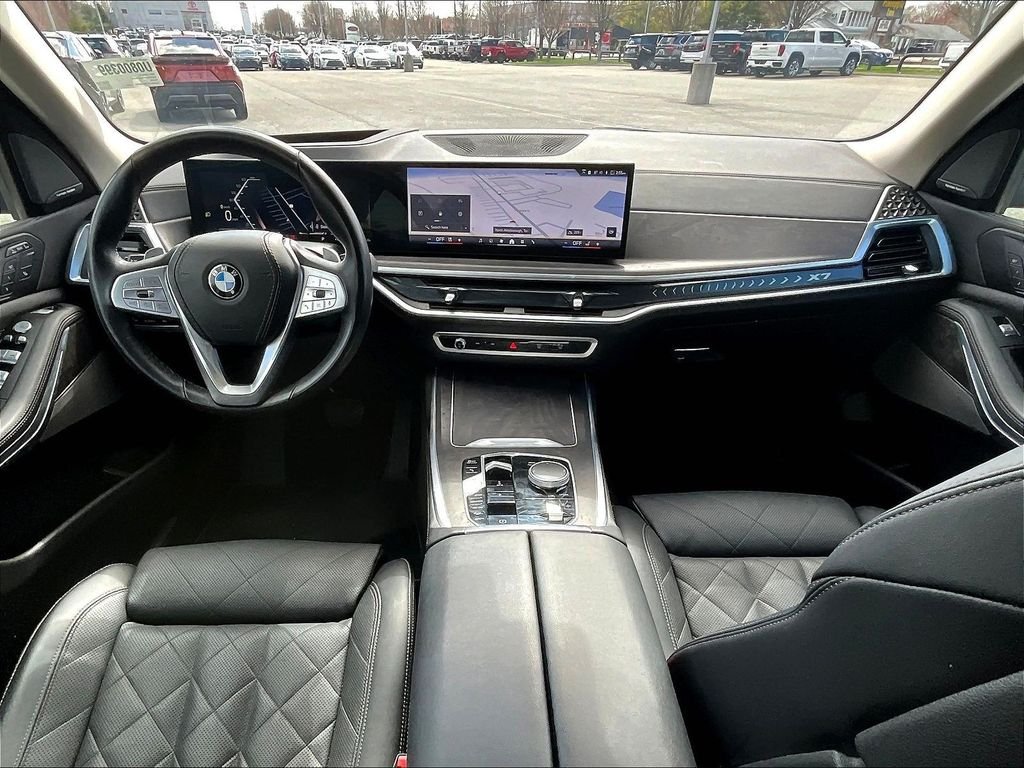 Used 2025 Black BMW xDrive40i image 22