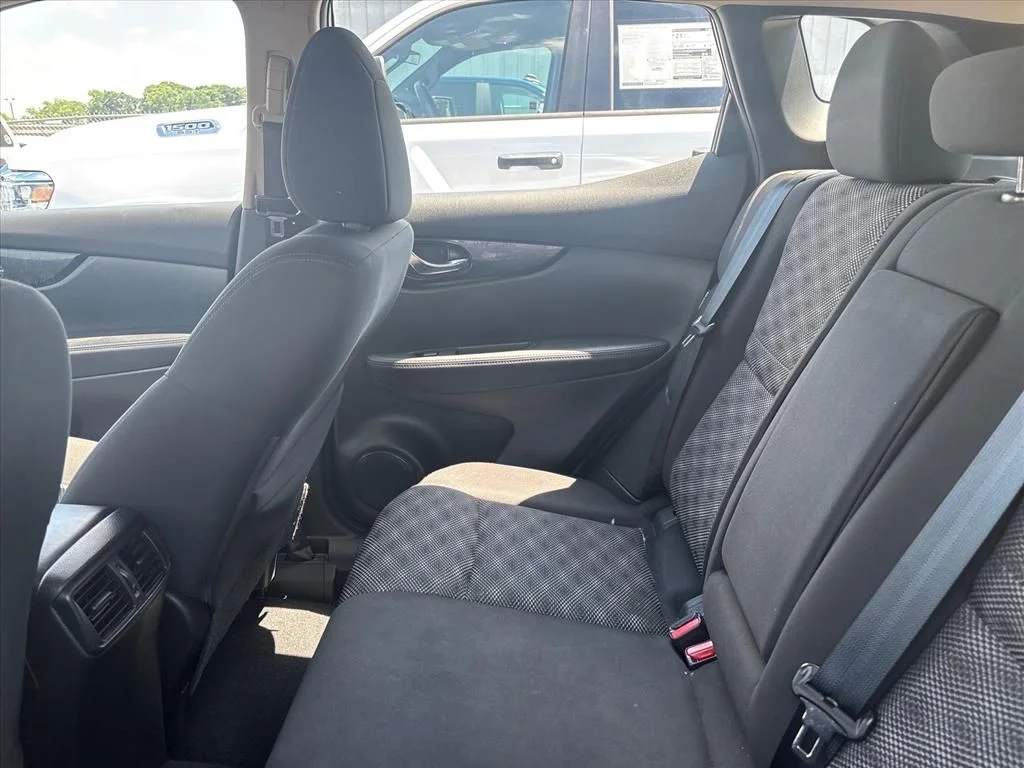 Used 2022 Gray Nissan SV image 18