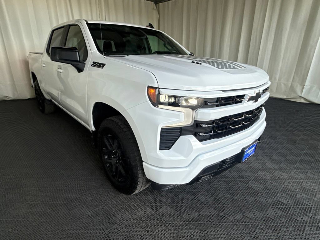 New 2026 Summit White Chevrolet RST image 33