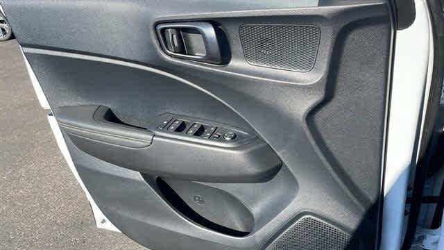 2025 Hyundai Venue Limited - Photo 21
