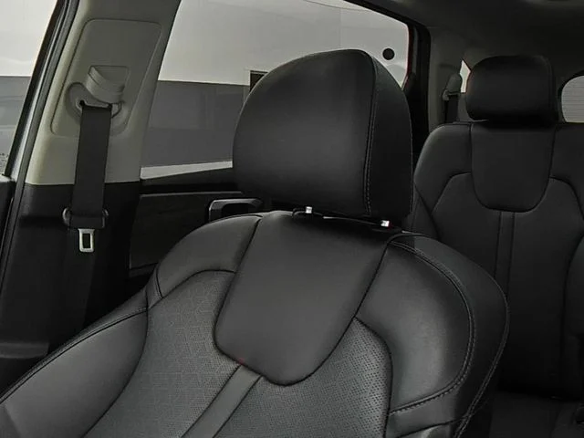 Used 2021 Silver Kia EX image 29