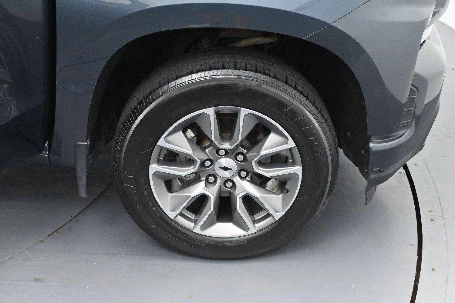 Used 2021 SHADOW GRAY METALLIC Chevrolet RST image 35