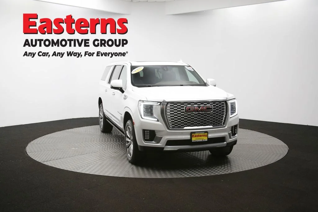 Used 2022 White GMC Denali image 57