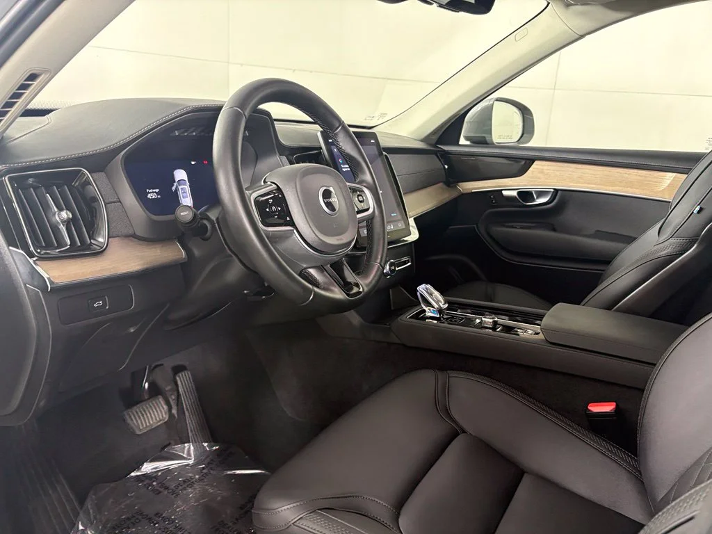 Used 2026 Gray Volvo B6 Plus 7-Seater image 23