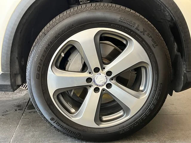 Used 2016 White Mercedes-Benz GLC 300 image 12