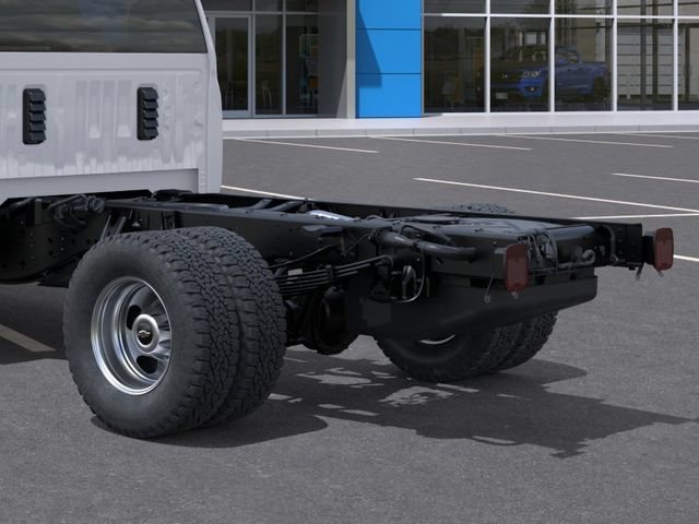 New 2026 Summit White Chevrolet Work Truck image 14