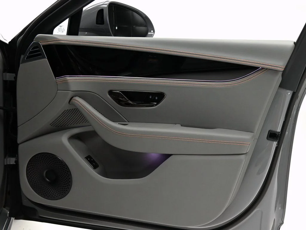 2025 Bentley Flying Spur - Photo 23