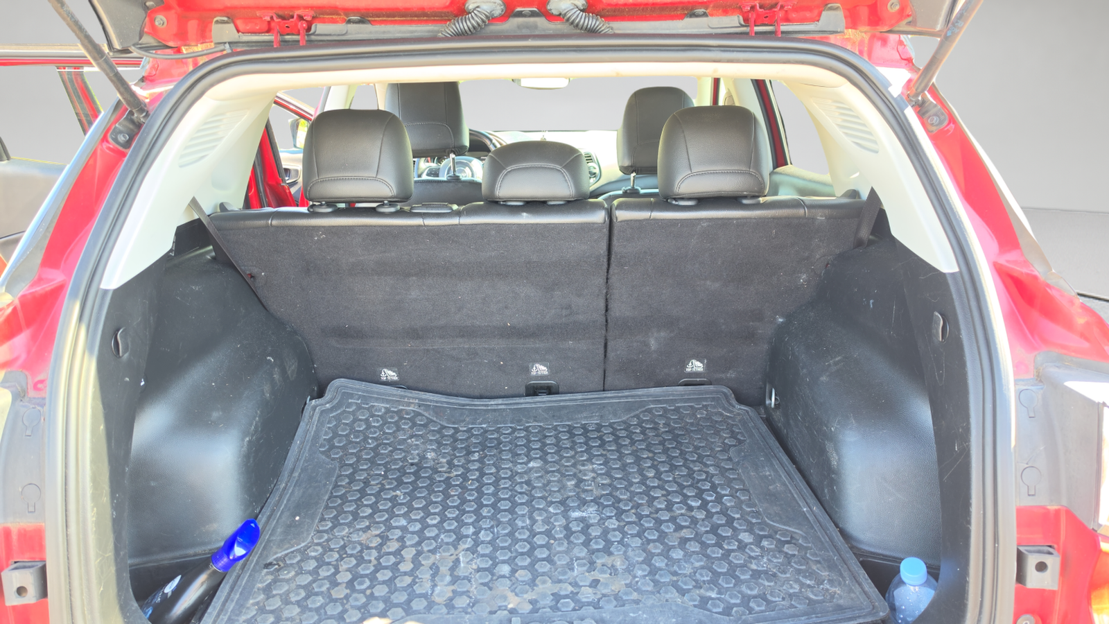 Used 2018 Redline Pearlcoat Jeep Trailhawk image 19