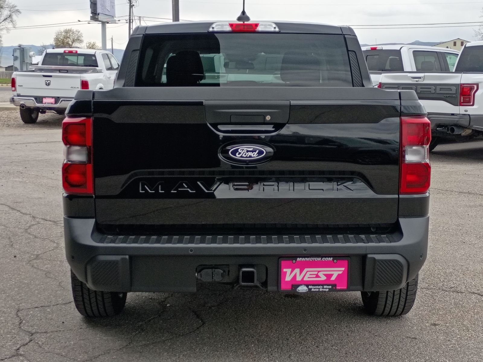 New 2026 Shadow Black Ford XLT image 8