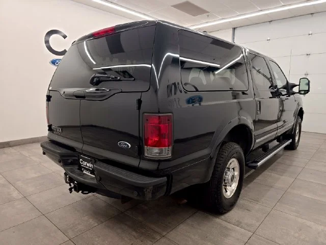 Used 2005 Black Clearcoat Ford Limited image 5
