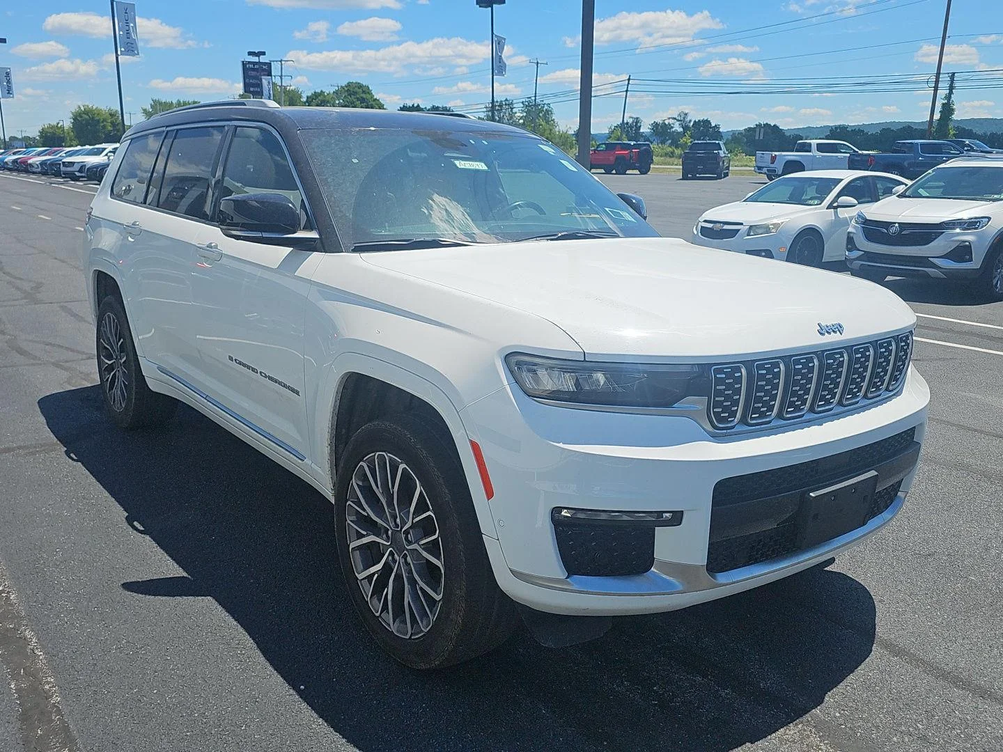 Used 2022 Bright White Clea Jeep Summit Reserve image 4