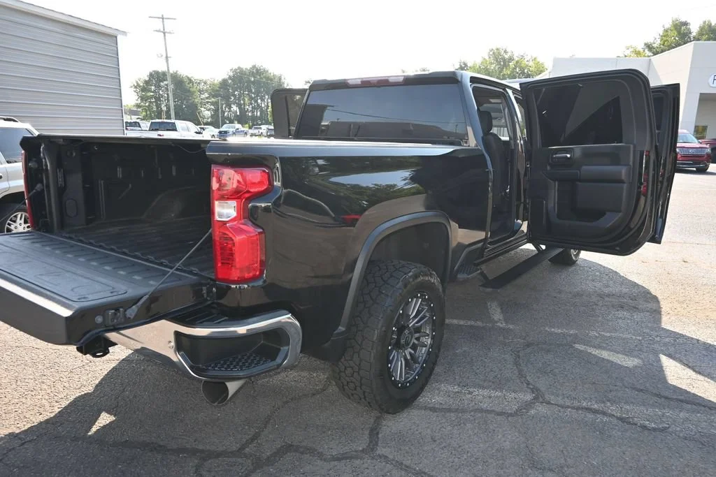 Used 2023 Black Chevrolet LT image 33