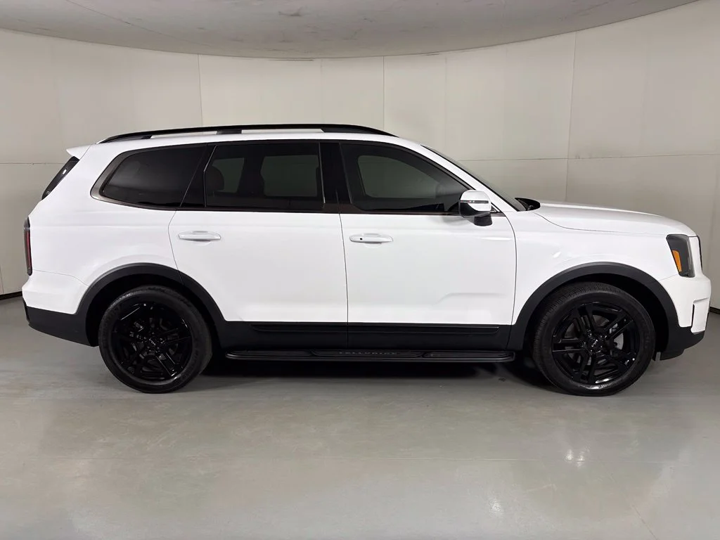 Used 2024 White Kia EX X-Line image 9