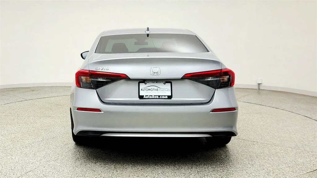 Used 2022 Lunar Silver Metallic Honda EX CVT image 6