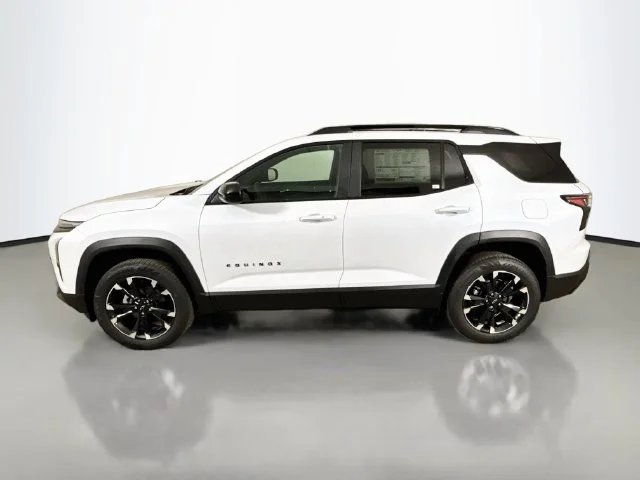 New 2027 Polar White Tricoat Chevrolet RS image 4