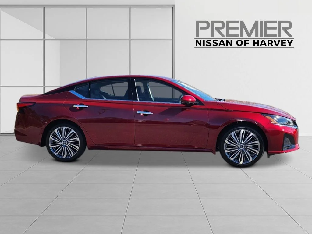 2025 Nissan Altima SL - Photo 6