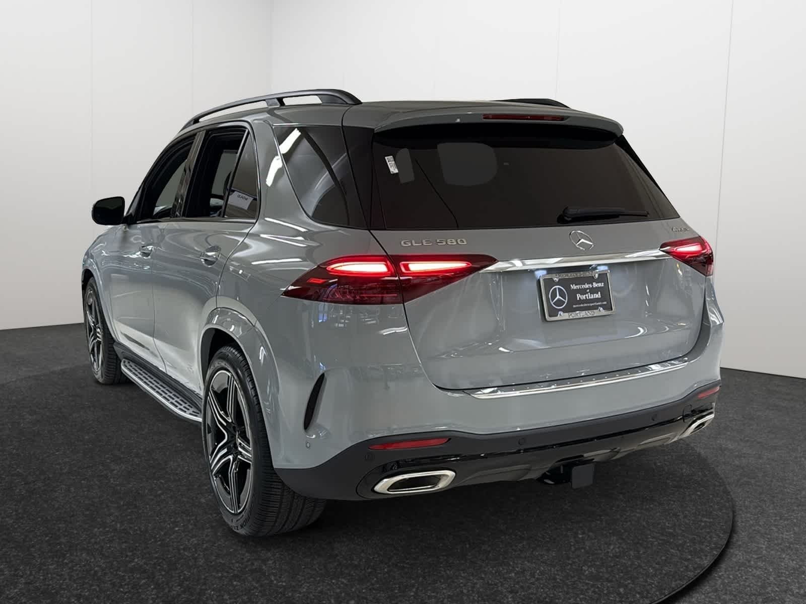 New 2026 MANUFAKTUR Alpine Grey Mercedes-Benz GLE 580 image 6