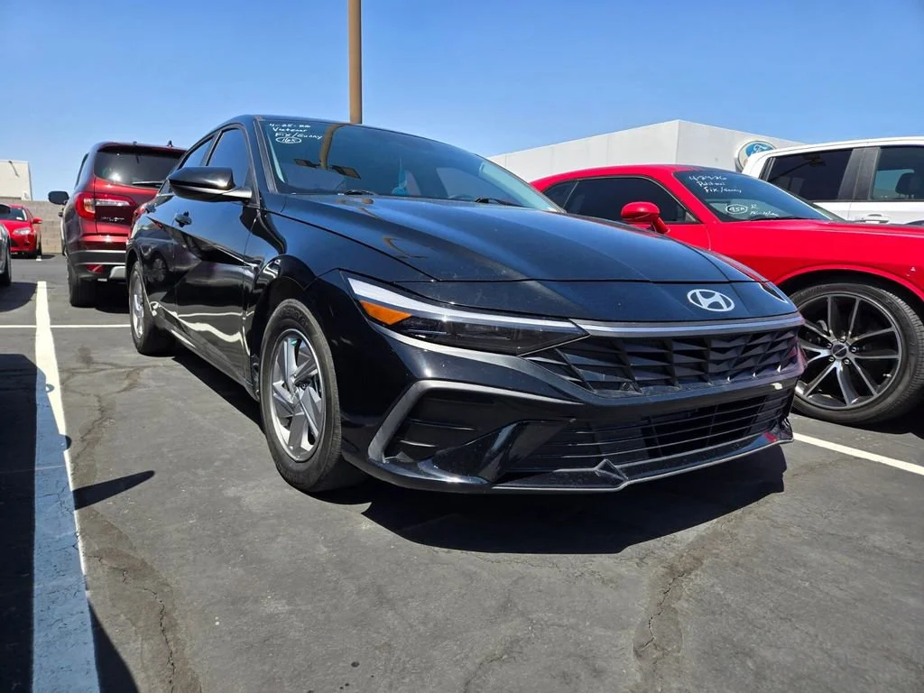2024 Hyundai Elantra SE