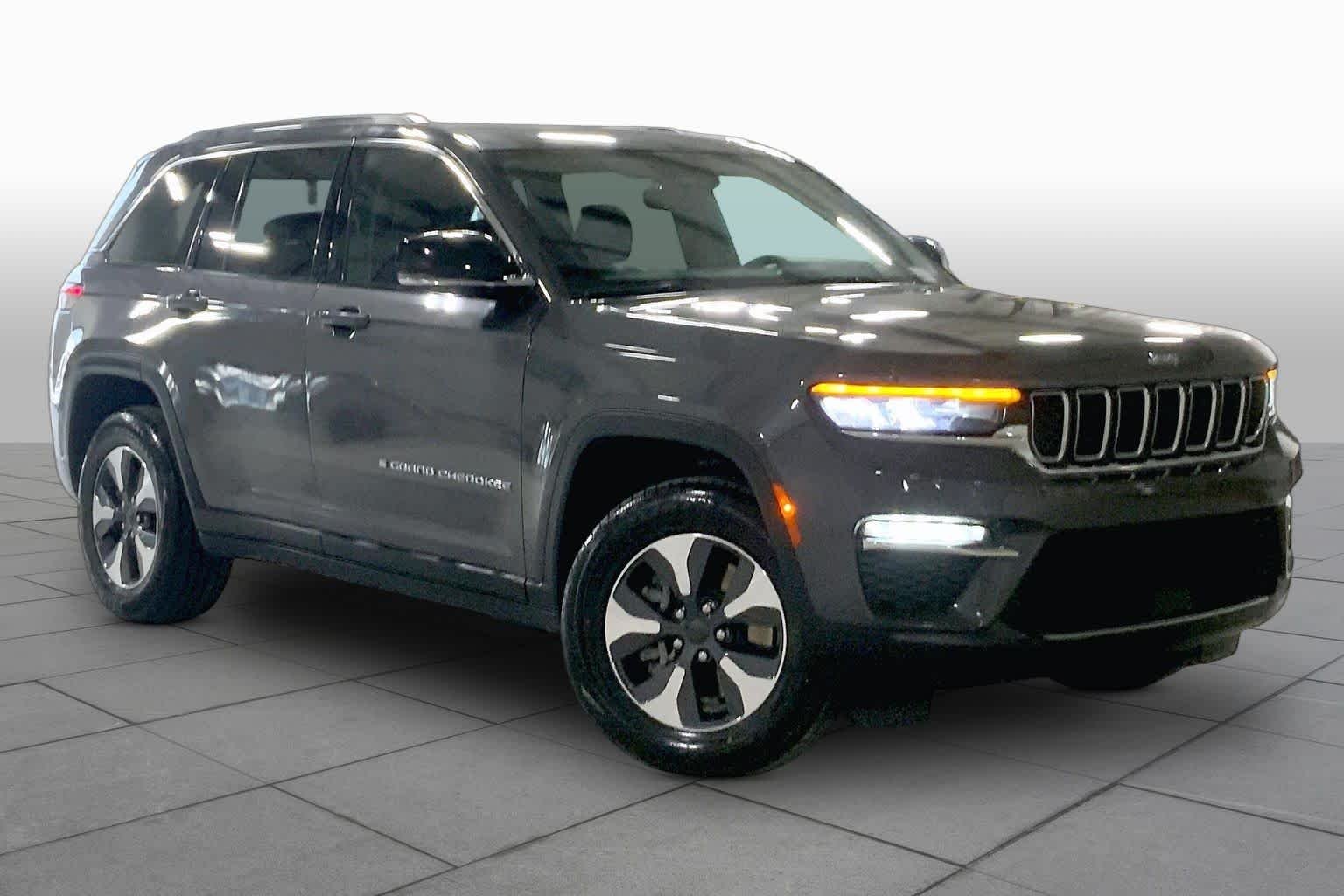 Used 2022 Baltic Gray Metallic Clearcoat Jeep  image 3