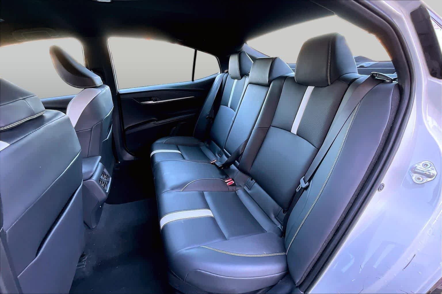 Used 2025 Ice Cap Toyota SE image 21