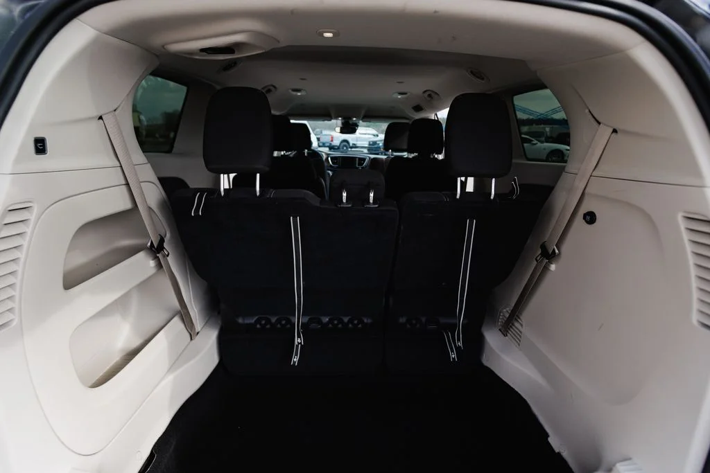Used 2023 Gray Chrysler LX image 6