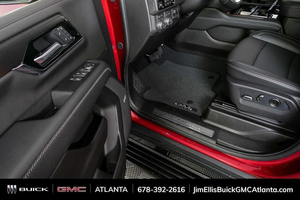 2026 GMC Yukon Denali - Photo 8