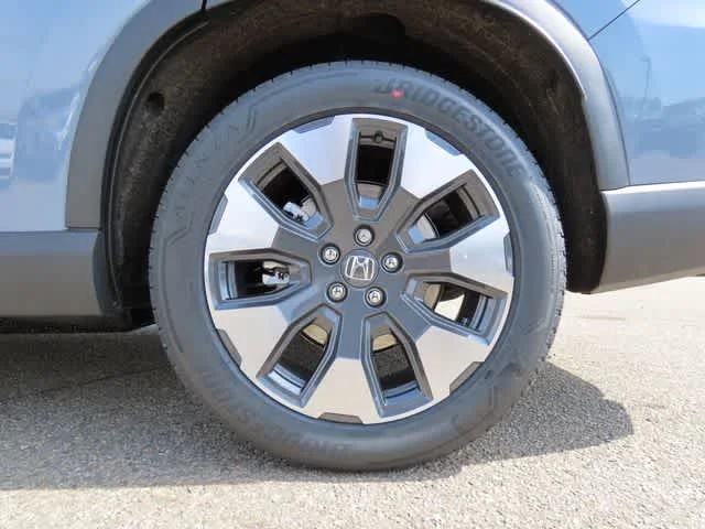 New 2026 Sonic Gray Pearl Honda Touring image 10