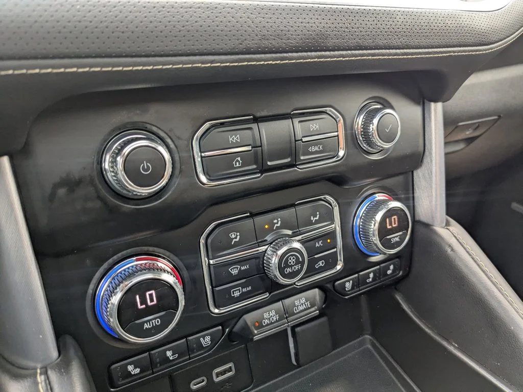 Used 2022 Pearl Beige Metallic GMC SLT image 19