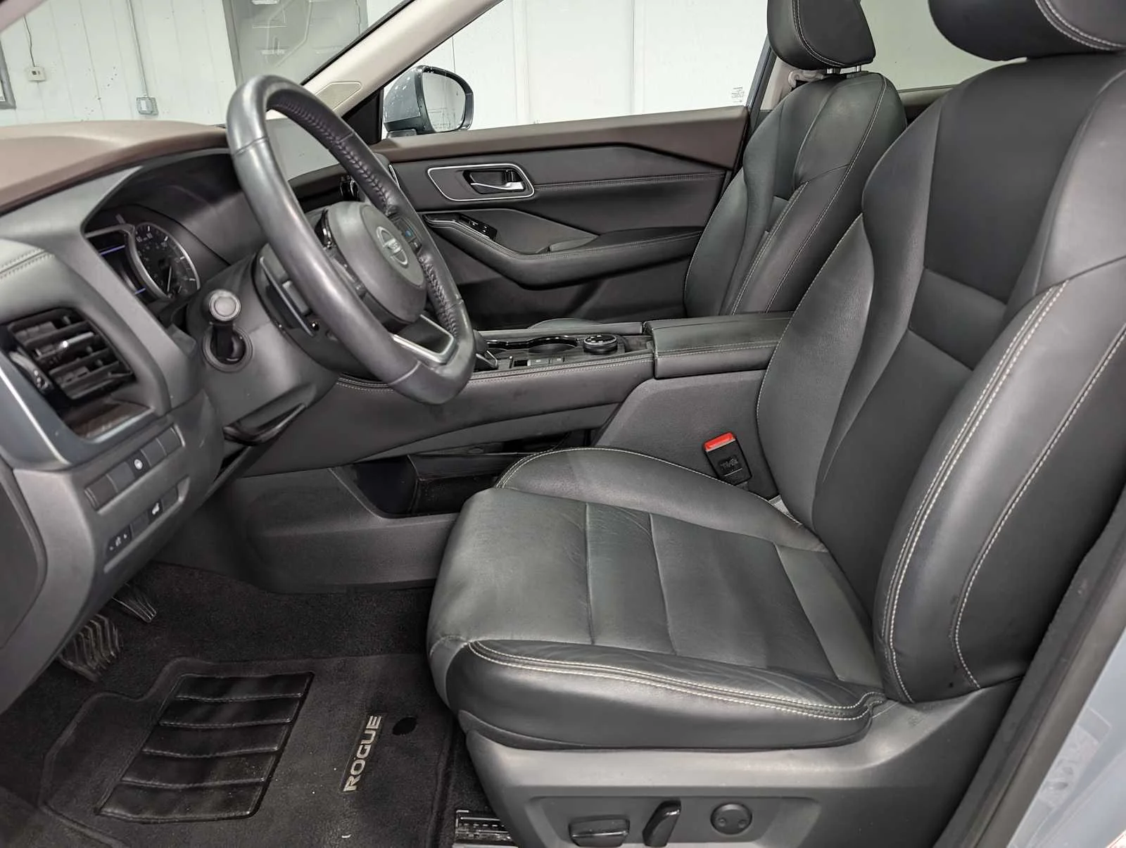 Used 2021 BOULDER GRAY PE Nissan SL image 4
