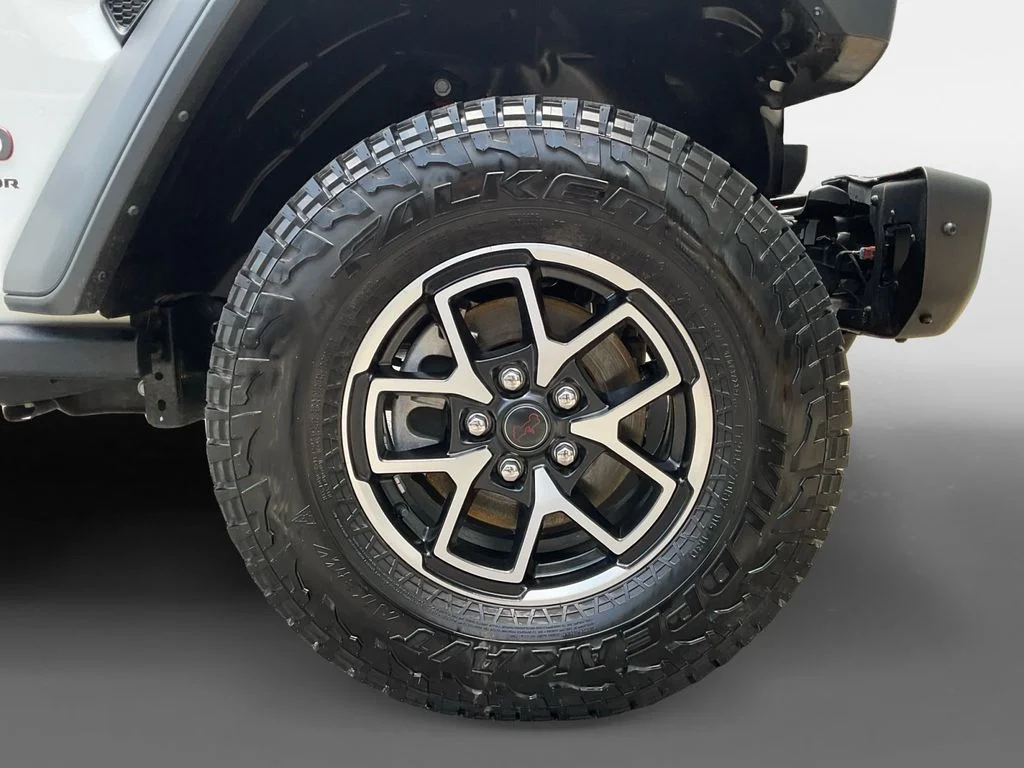 Used 2024 White Jeep Rubicon image 16
